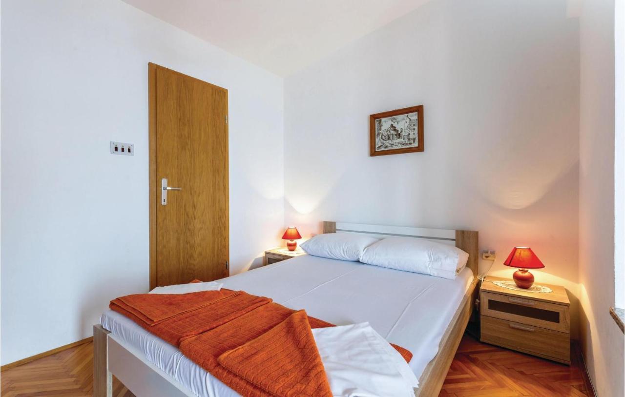 Cozy Apartment In Novi Vinodolski With Kitchen ภายนอก รูปภาพ