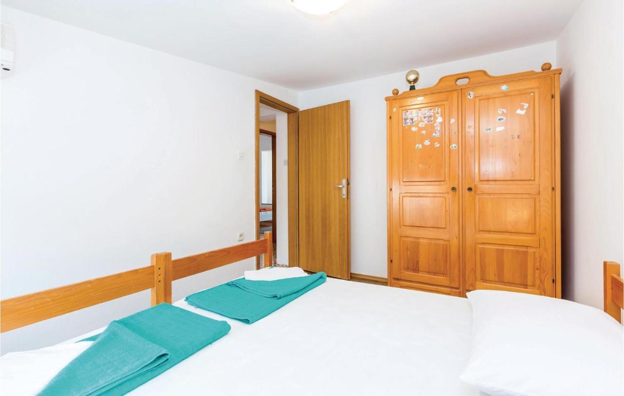 Cozy Apartment In Novi Vinodolski With Kitchen ภายนอก รูปภาพ