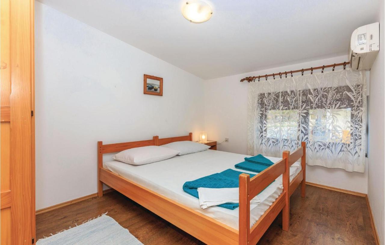 Cozy Apartment In Novi Vinodolski With Kitchen ภายนอก รูปภาพ