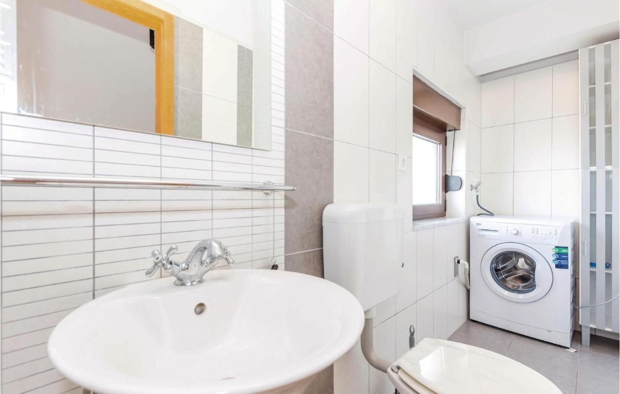 Cozy Apartment In Novi Vinodolski With Kitchen ภายนอก รูปภาพ