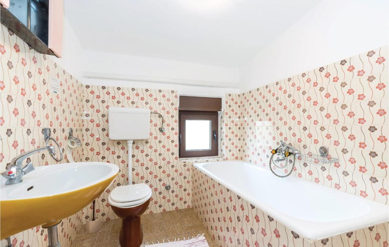 Cozy Apartment In Novi Vinodolski With Kitchen ภายนอก รูปภาพ