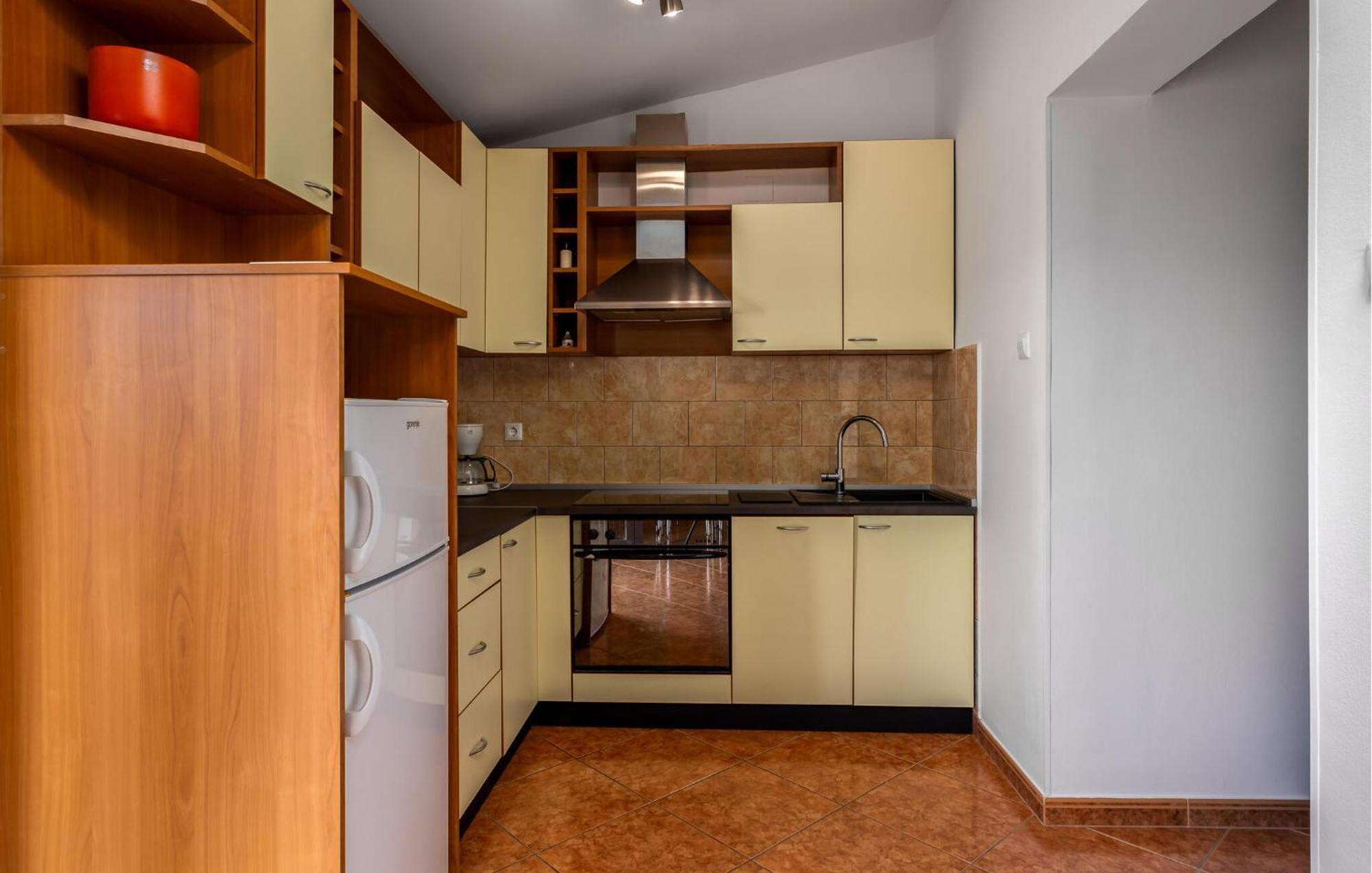 Cozy Apartment In Novi Vinodolski With Kitchen ภายนอก รูปภาพ