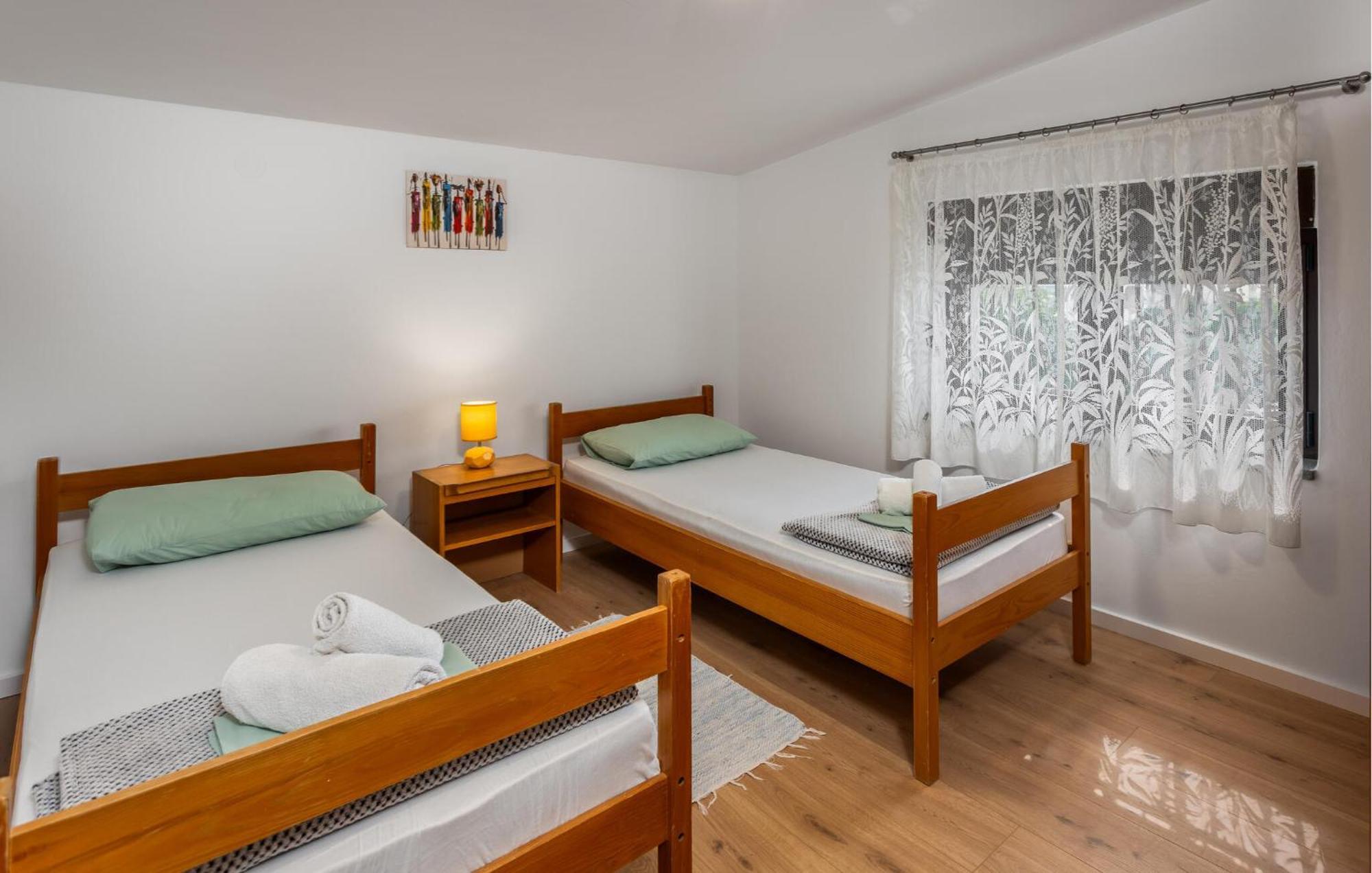 Cozy Apartment In Novi Vinodolski With Kitchen ภายนอก รูปภาพ