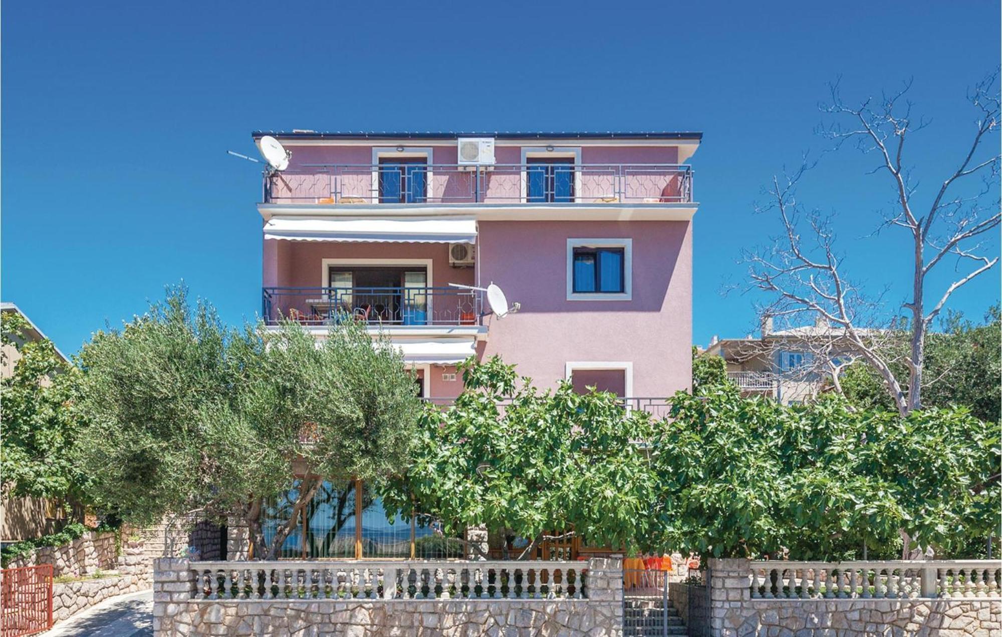 Cozy Apartment In Novi Vinodolski With Kitchen ภายนอก รูปภาพ